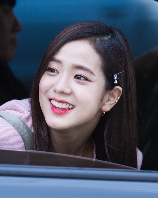 Ảnh Kim Jisoo dễ thương nhất hệ mặt trời 1