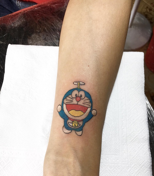 hình xăm doraemon ở tay  2