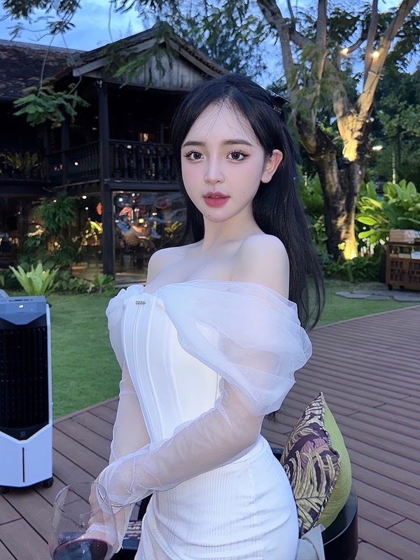 Huyền Châu sexy 1