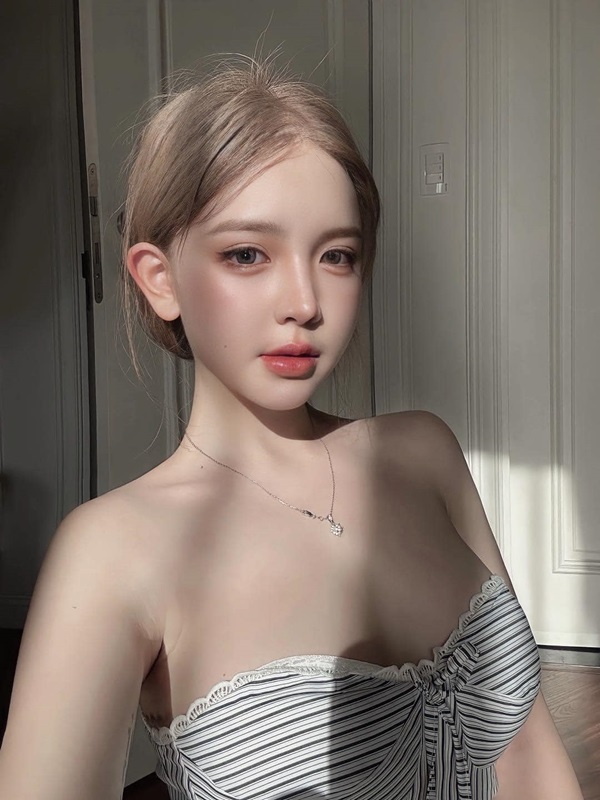 Huyền Châu sexy 3