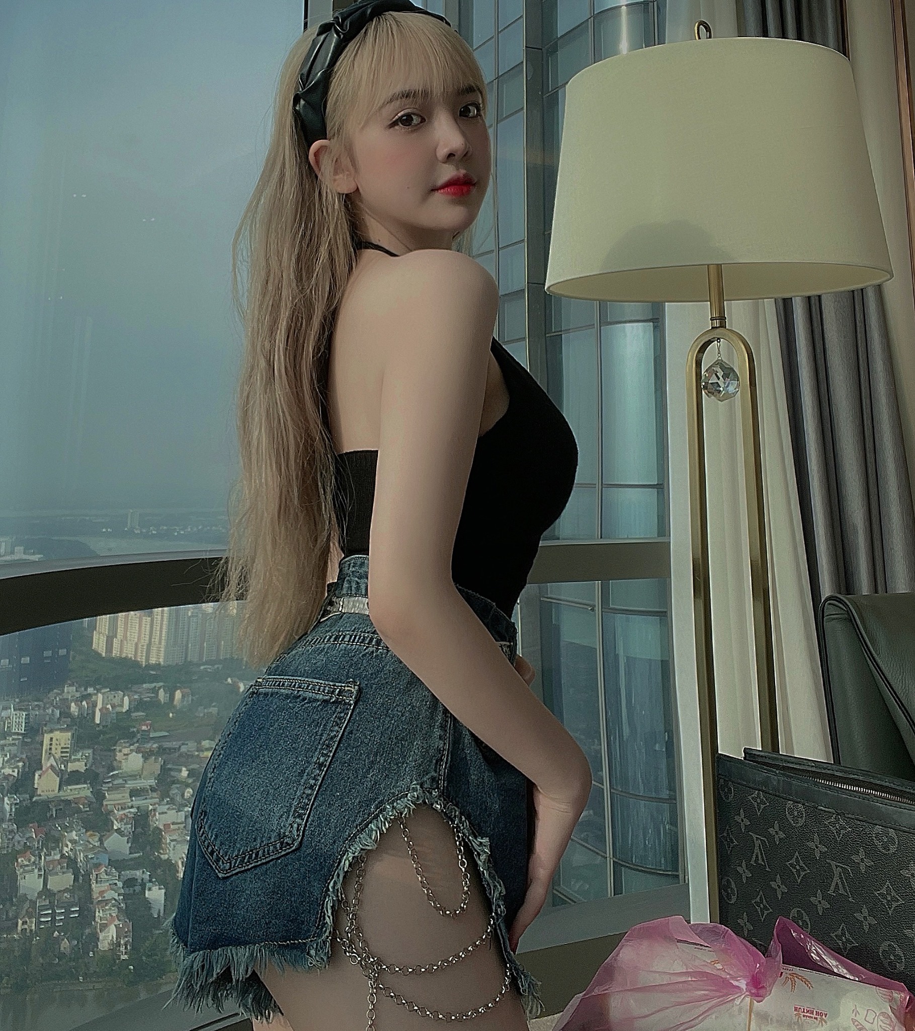 Huyền Châu sexy 14