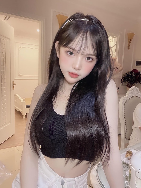 Huyền Châu sexy 7