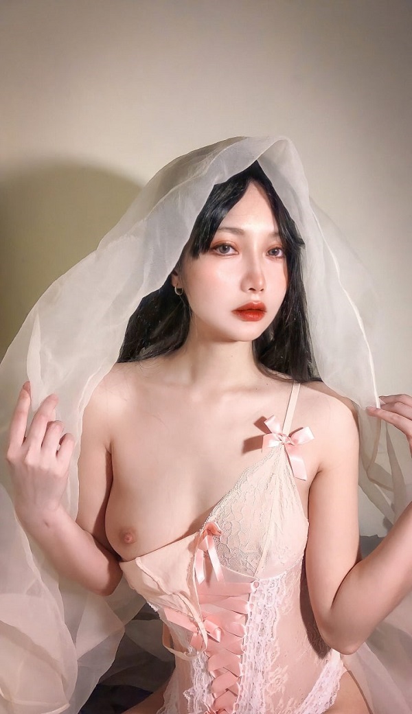 Hình ảnh gái nude khỏa thân lộ hàng gợi dục 5