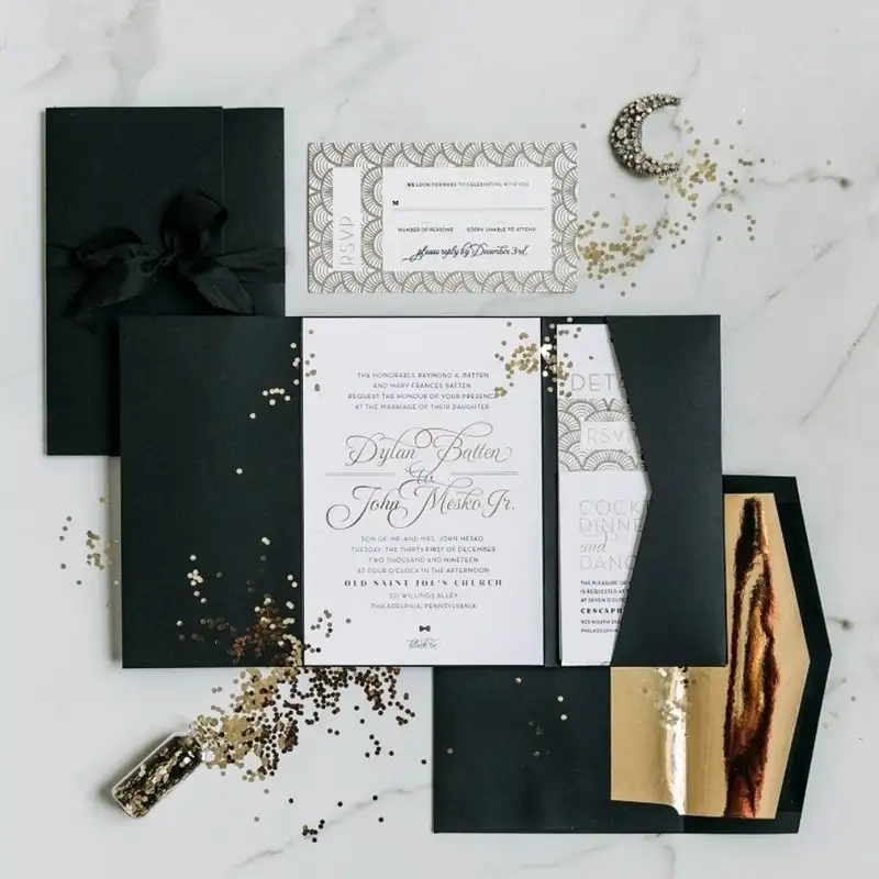 Thiệp cưới màu đen kèm nơ