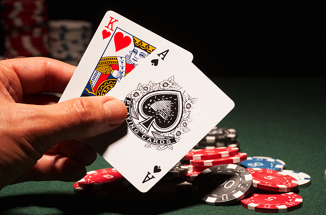 Làm giàu không khó cùng game bài Blackjack