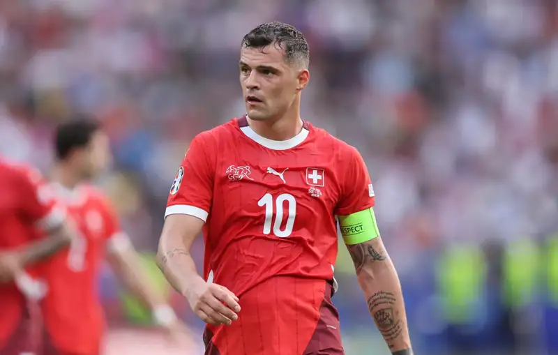 Xhaka điểm tựa vững chắc cho mọi đội bóng