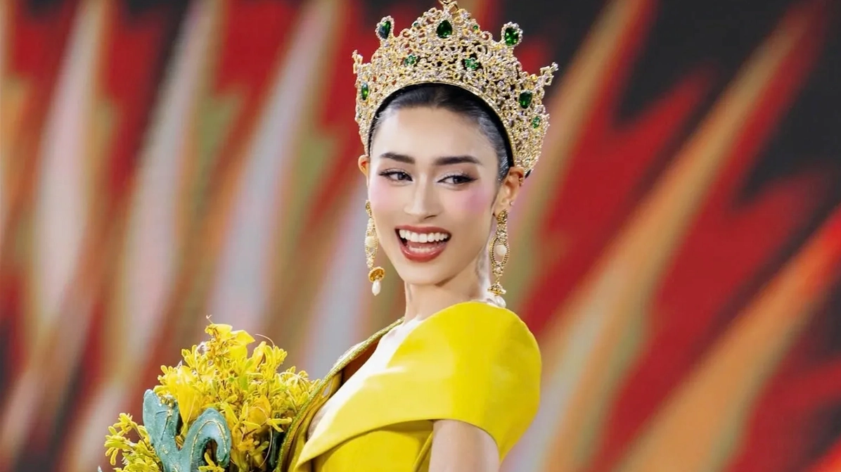 Người đẹp đăng quang cuộc thi sắc đẹp